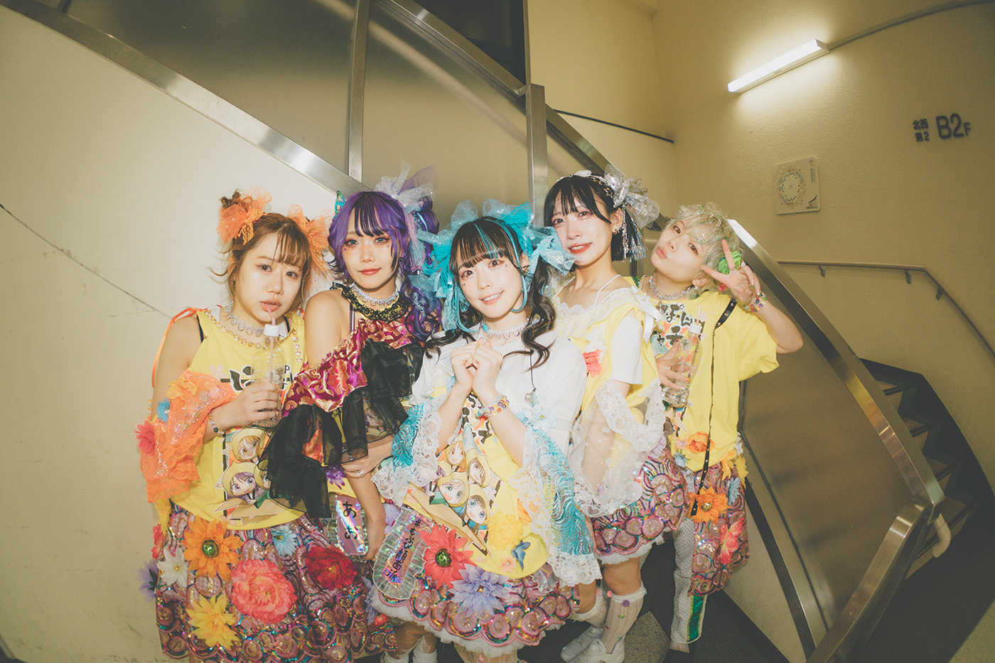 にっぽんワチャチャのライブ中の写真