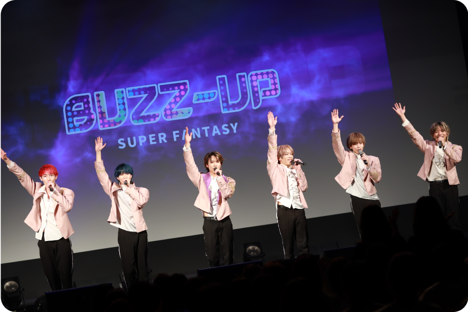 SUPER FANTASYのライブ中の写真